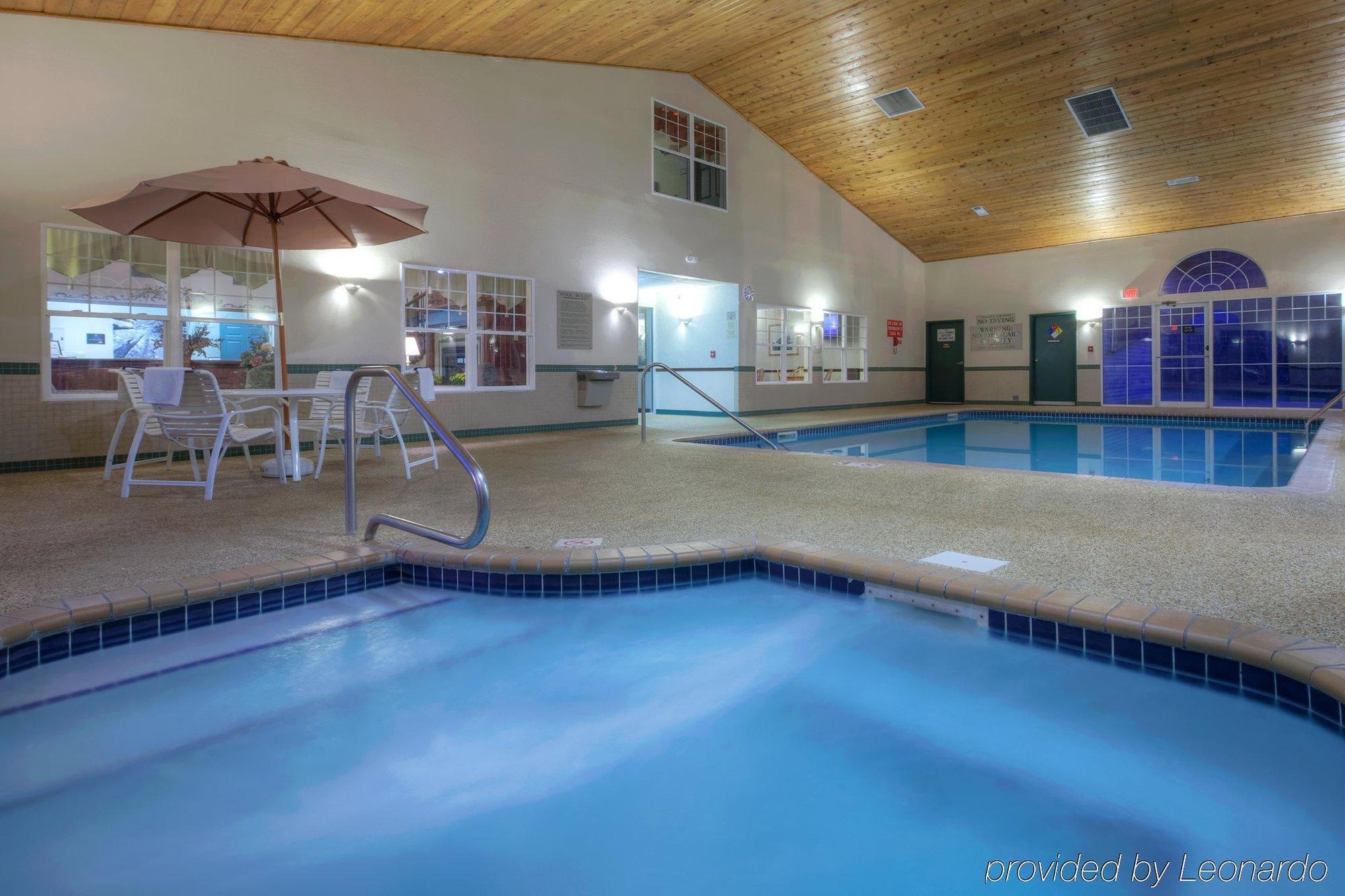 Country Inn & Suites By Radisson, Decorah, Ia Εξωτερικό φωτογραφία